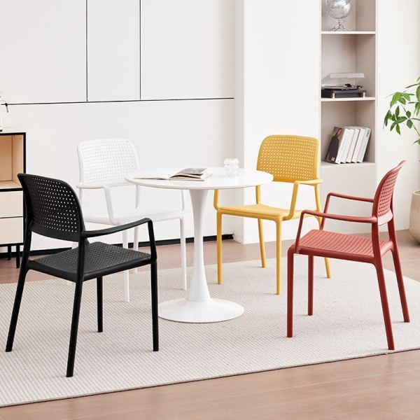 B2B Customizable PP Outdoor Dining Chair for Hospitality Industry