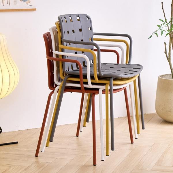 Small Space PP Outdoor Dining Chair for Urban Café Patios
