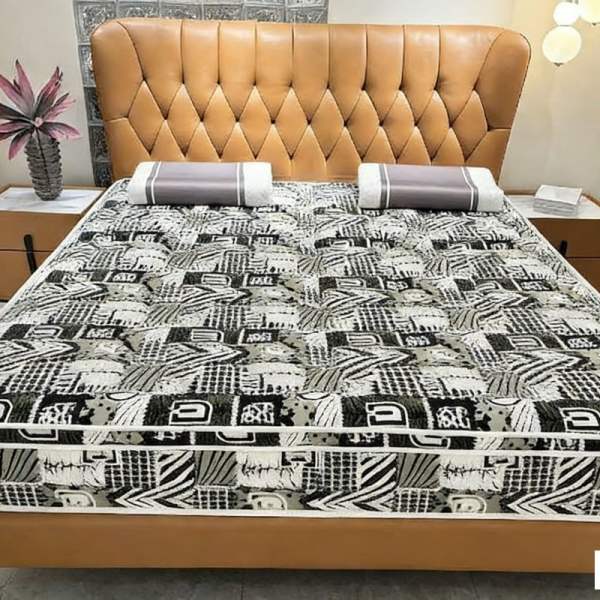 Hotel Apartment Upholstered Bed - China Furniture, Luxury Style MOQ 5